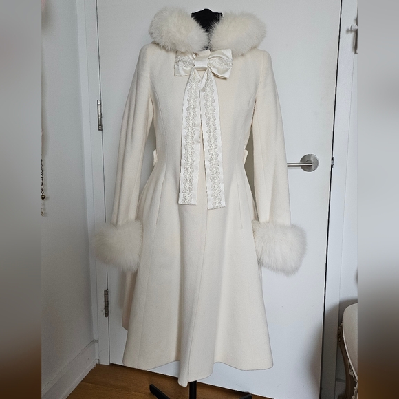 Jesus Diamante Hime Gyaru Lolita White Fox Fur Trimmed Hooded Coat With Lace Bow - Picture 4 of 13